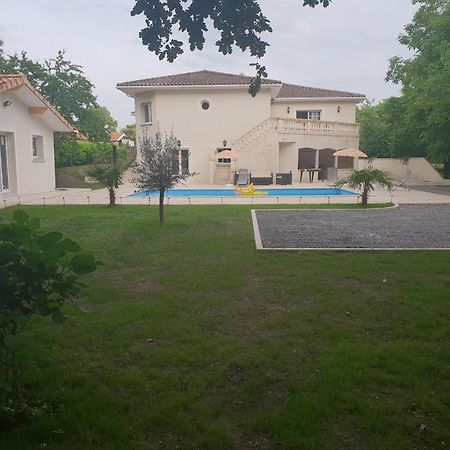 Maison Calme Et Spacieuse Bassens  Экстерьер фото